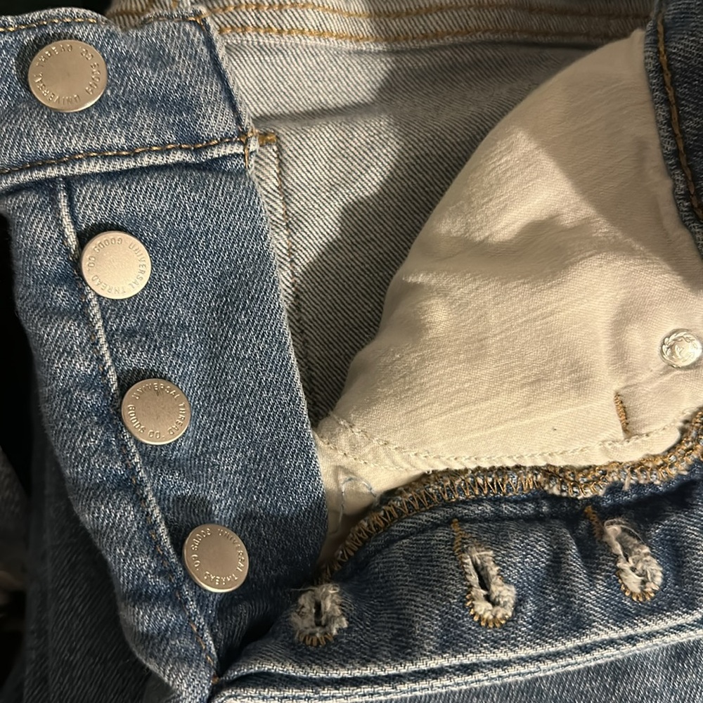 Universal Threads - Picture 8 of 8